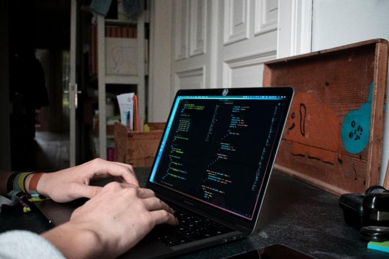 Sistemas de Informação da Esucri promove live sobre microsserviços, integração e performance