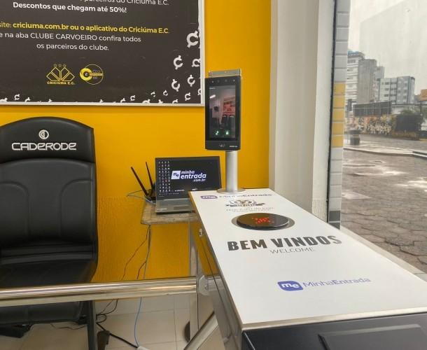 Biometria facial: torcedores do Criciúma com ingresso precisarão ter cadastro para acessar HH 
