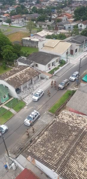 Dupla é presa no bairro Mina União com caminhonete roubada 