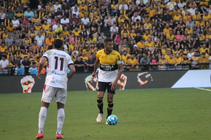 Rodrigo projeta partida difícil diante do Mirassol, mas garante que Criciúma vai buscar a vitória