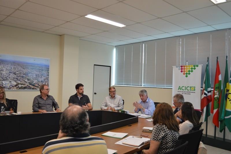 Acic realiza primeira reunião com nova diretoria