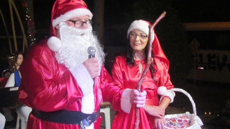 Praça lotada com o Natal Encantado 
