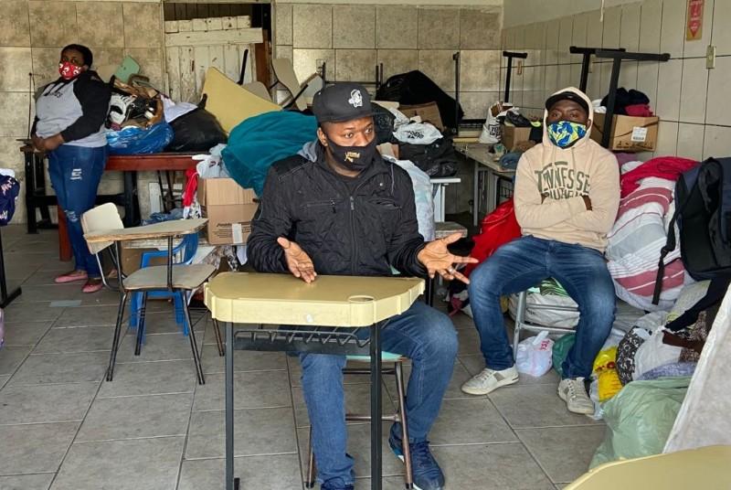 Movimento Solidário visa arrecadar alimentos para imigrantes de Criciúma