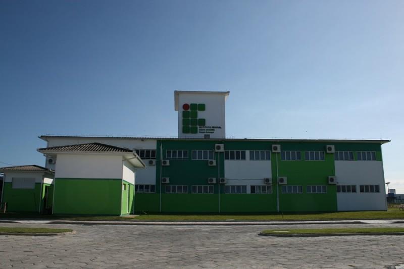 Projeto traduz material e faz aula sobre Solidworks para alunos surdos