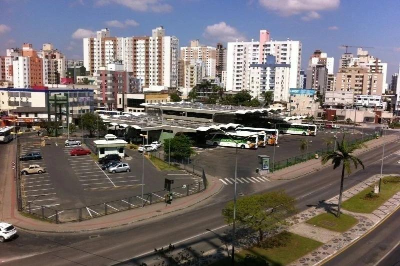 Rodoviária de Criciúma orienta passageiros sobre horários após interdição da Ponte Anita Garibaldi