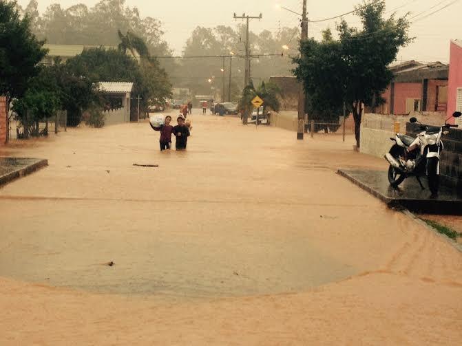 Quarta Linha é um dos bairros mais afetados com a chuva, conforme bombeiros