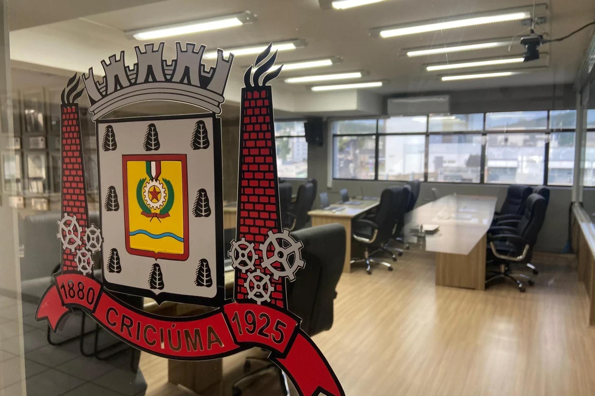 Comerciante do Pinheirinho afirma ser tratado como lixo na Câmara de Criciúma