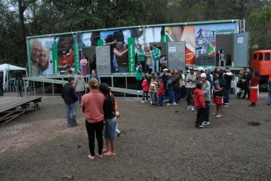 Caminhão amigo atende 1,7 mil pessoas neste sábado