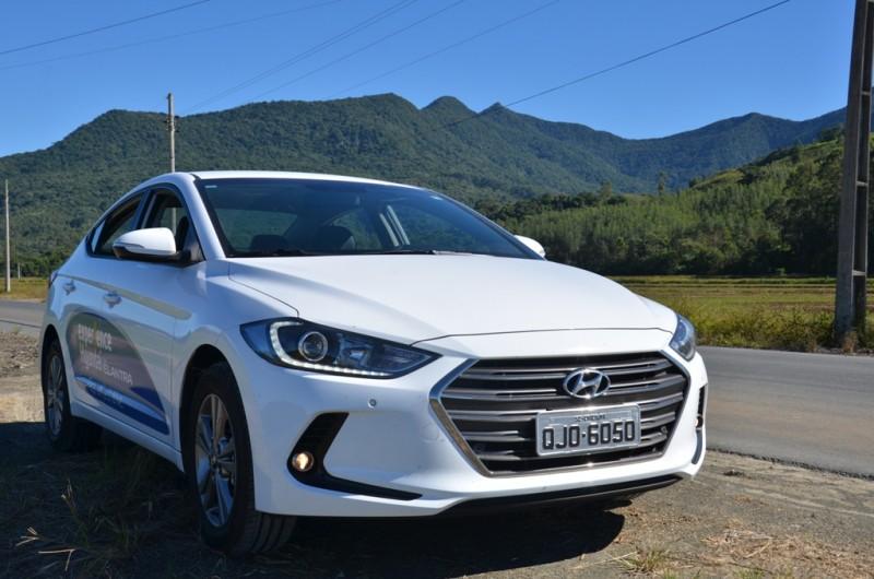 Impressões em 60 minutos - Hyundai New Elantra 2017