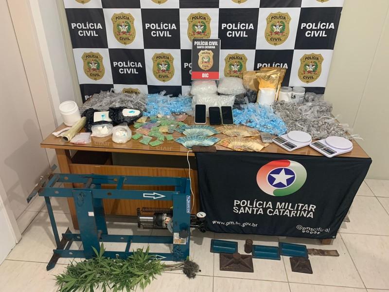 Em operação conjunta, polícias Civil e Militar apreendem drogas e prendem traficante
