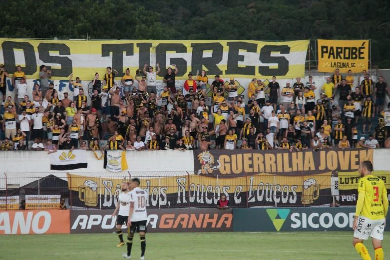 Torcida do Criciúma compra todos os 400 ingressos para a final do Catarinense em poucos minutos