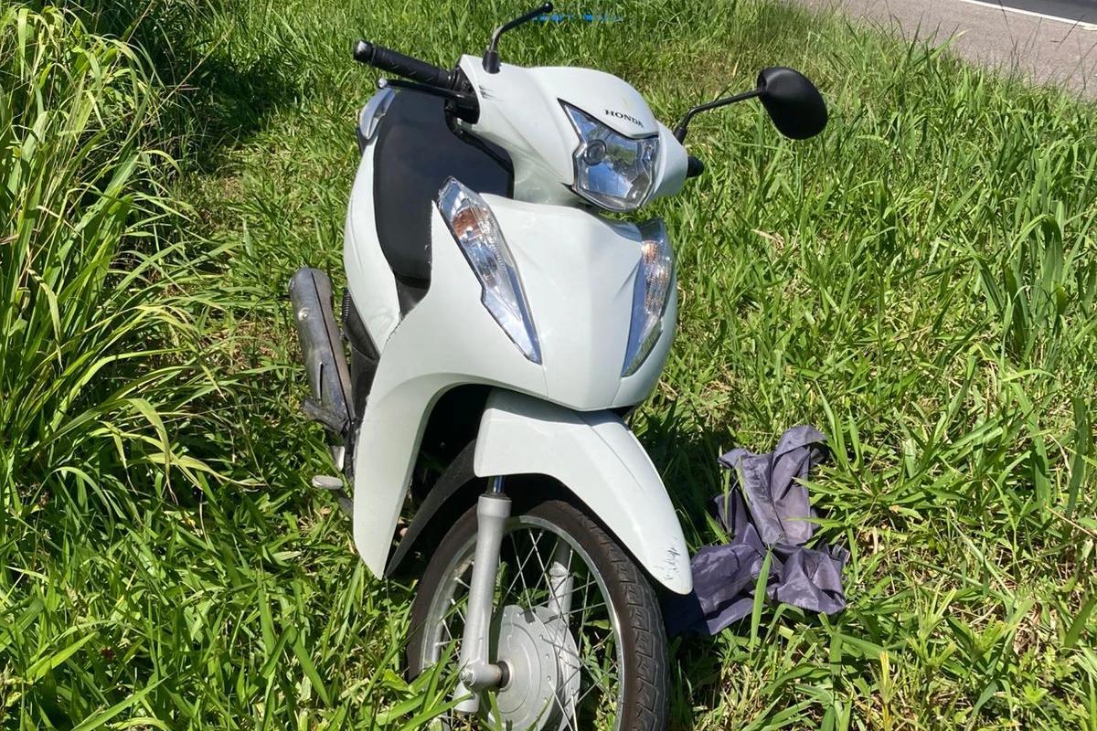 Motociclista fica ferida após sofrer queda em Jaguaruna
