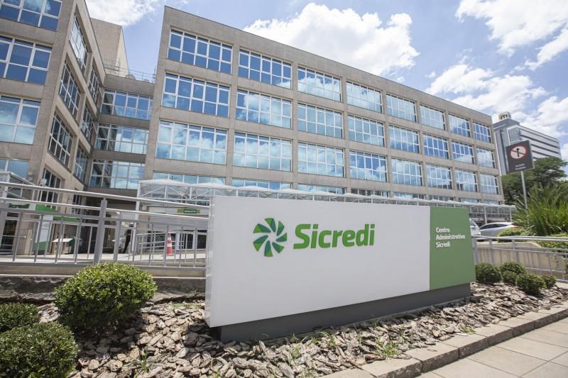 Associados Sicredi ganham desconto em produtos do Criciúma Esporte Clube