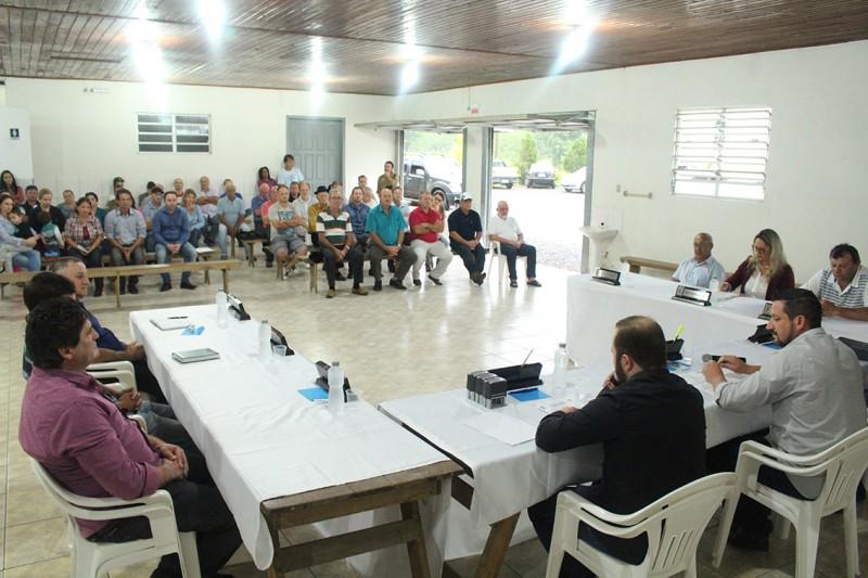 Comunidade recebe sessão itinerante da Câmara de Vereadores