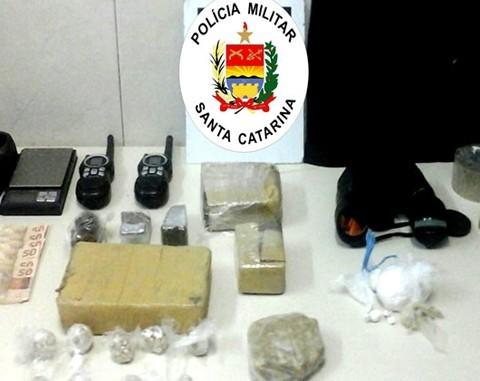 Grupo que traficava drogas é detido pela PM em Tubarão