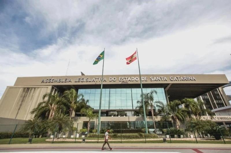 Alesc realiza curso para procuradorias municipais da mulher