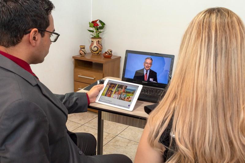 'Não Perca a Alegria!': Congresso virtual das Testemunhas de Jeová supera as expectativas 