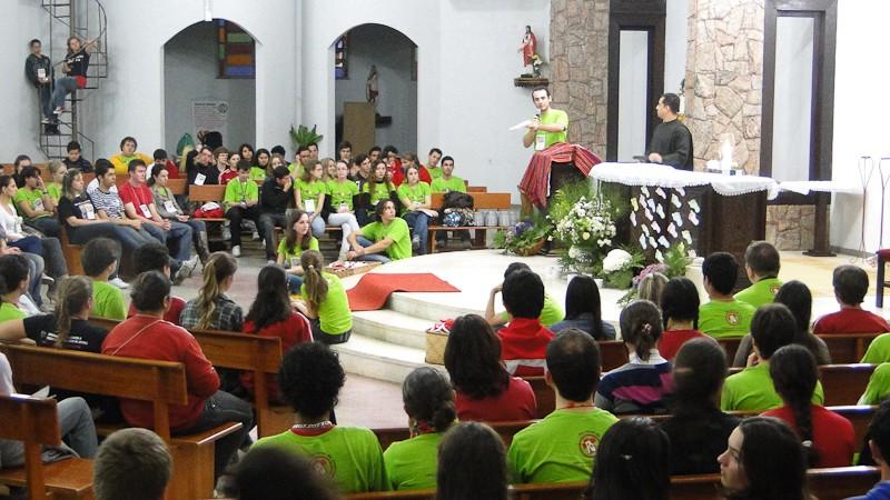 Grupo de jovens participa de Pré-Missão Jovem Regional