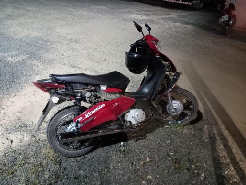 Motociclista fica ferido após colisão com caminhão em Içara 