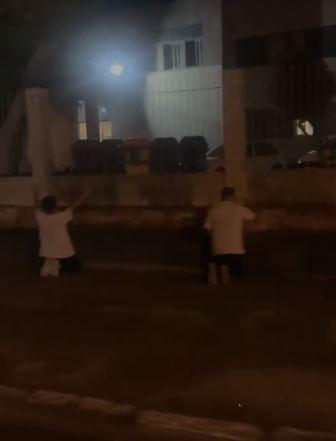 Imbituba: grupo faz oração em frente a hospital; município teve nove óbitos por Covid em cinco dias