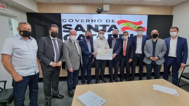 Governador garante investimento para pavimentar a SC-443 em Nova Veneza