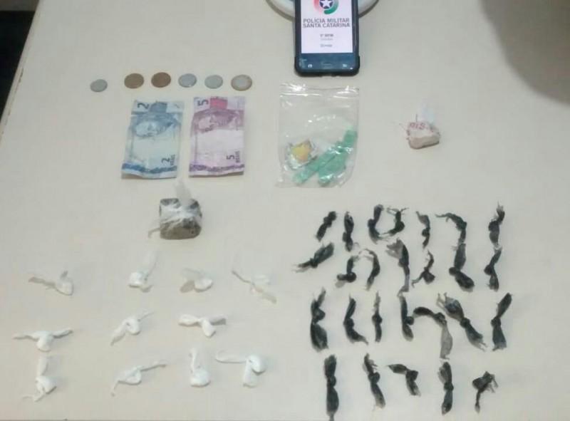 Polícia desarticula ponto de tráfico de drogas no município de Forquilhinha