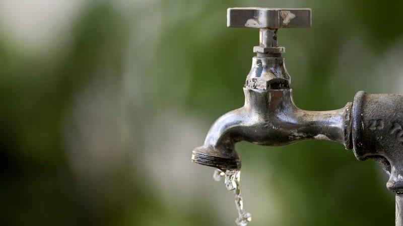 Rompimento de adutora deixa moradores sem água em Criciúma e Içara