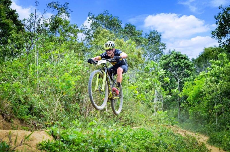 Auxiliar de criminalística da Polícia Científica é destaque no ciclismo catarinense