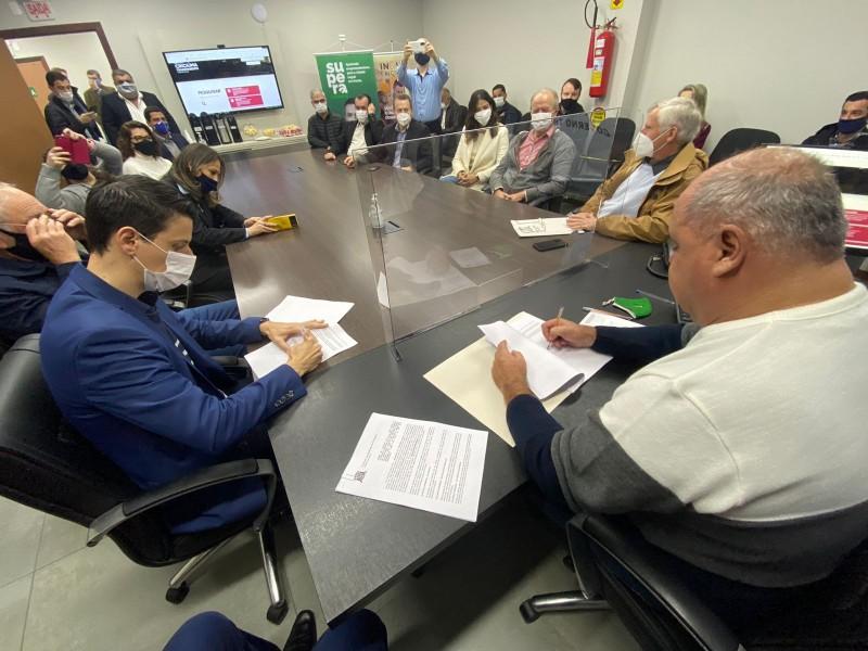 Natal: prefeitura e CDL firmam convênio que garante repasse R$ 1 milhão para a iluminação natalina