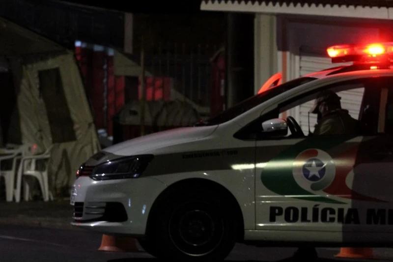 Durante abordagem, jovem é detido com dez porções de cocaína