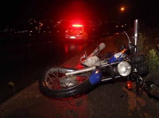 Condutor embriagado colide de frente com duas motos em Orleans
