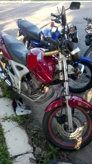 Jovem de 18 anos morre em acidente entre motocicletas