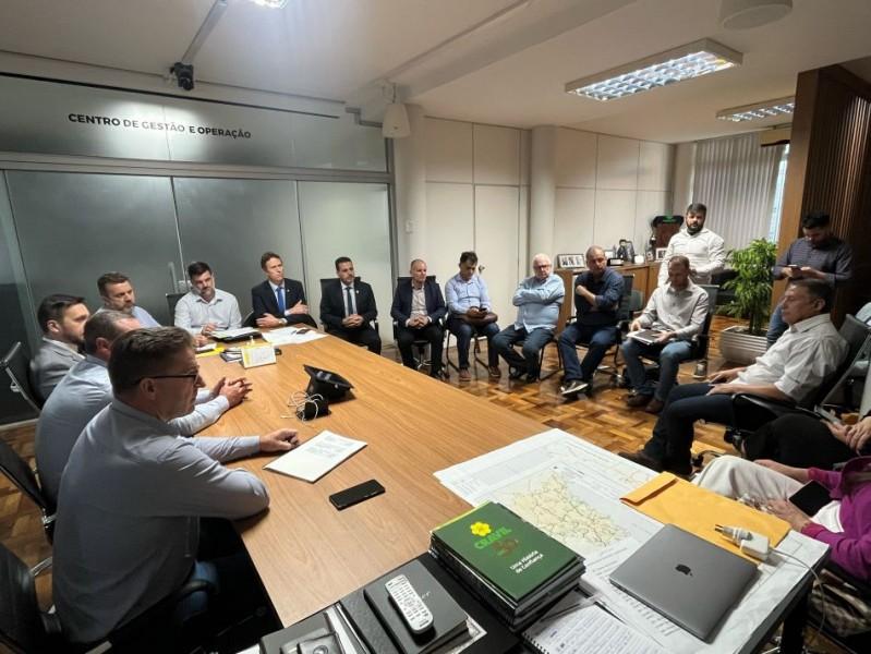 Estado, entidades e prefeituras debatem continuidade da obra da rodovia que liga Tubarão a Laguna