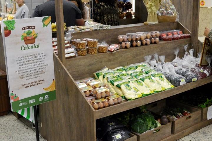 Feirinha Colonial retorna ao Shopping Della agora nas terças e quartas-feiras