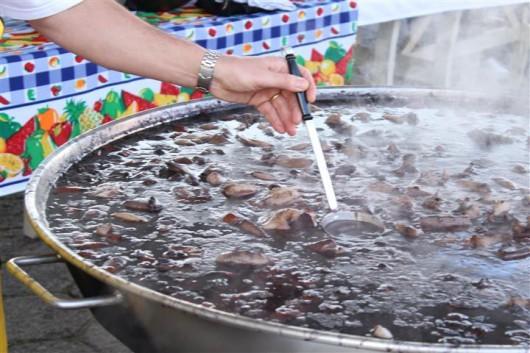 Mais de 400 quilos de ingredientes na Feijoada do Tigrão 