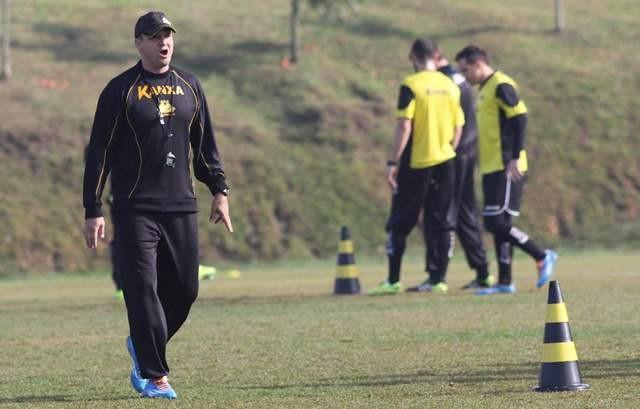 Criciúma antecipa data de jogo-treino