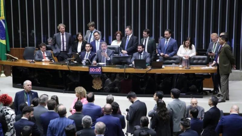 Pelo Estado 16/07: Sites estrangeiros antecipam cobrança de taxa
