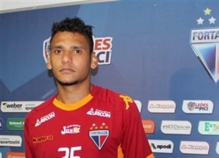 Dispensado pelo Criciúma, Wellington Bruno acerta com o Fortaleza