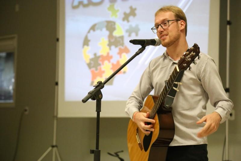 História de superação inspira palestra para educadores em Içara