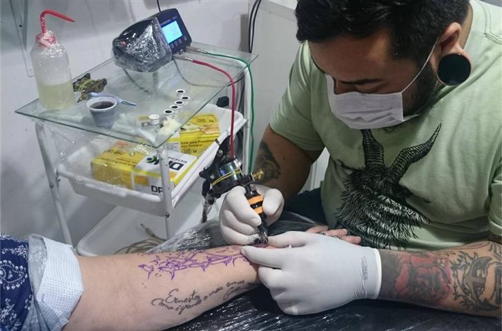 Inverno é a estação mais apropriada para fazer tatuagem