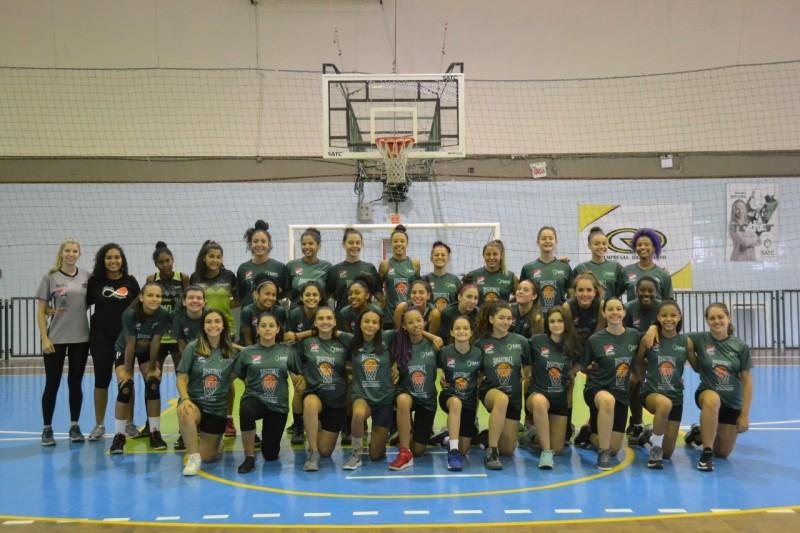 Basquete feminino de Criciúma realiza ação beneficente