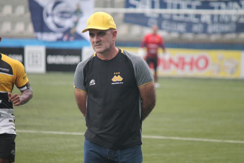 Após nova derrota, Itamar Schulle confessa que deixará o Criciúma depois da Série C