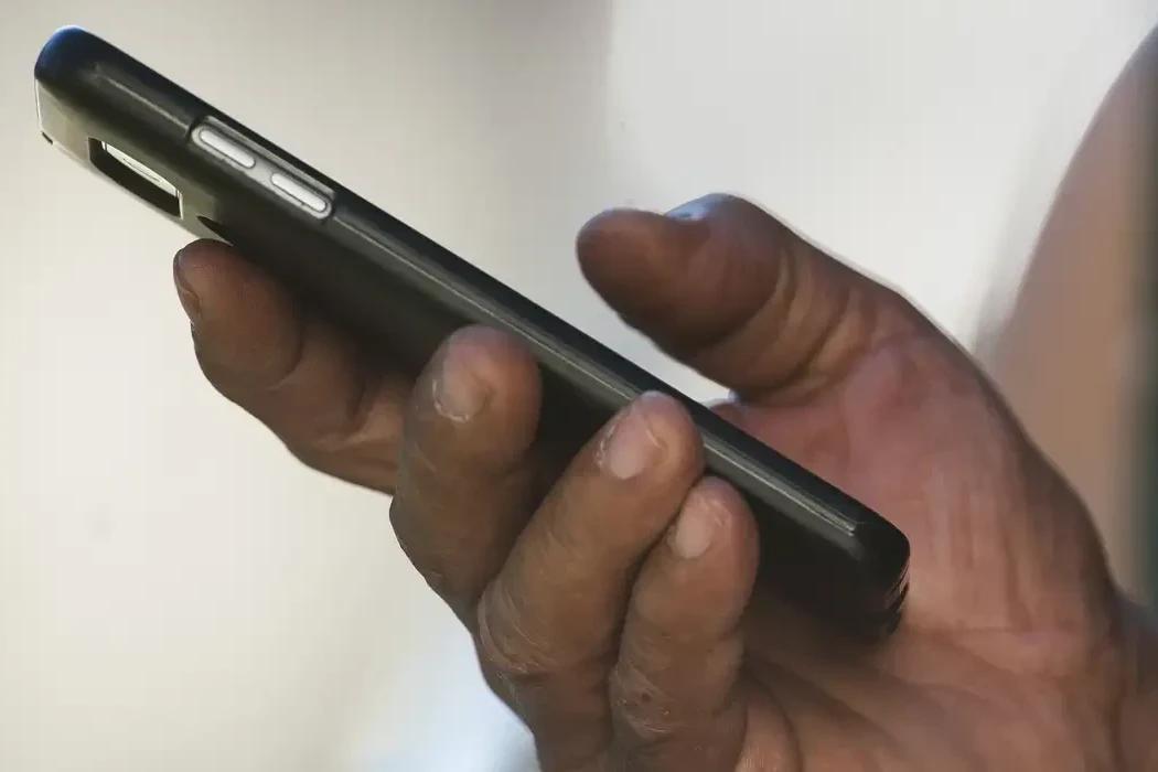 Denúncias de abuso contra crianças crescem mais de 100% após vídeo de influenciador