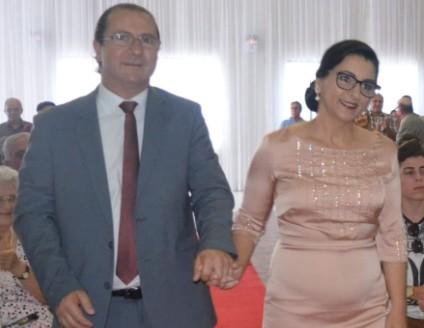 Sombrio em luto pela morte do marido da vice-prefeita
