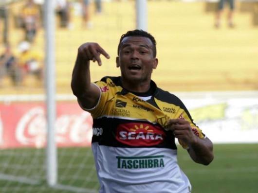 Zé Carlos sobe para 17ª posição no prêmio Chuteira de Ouro