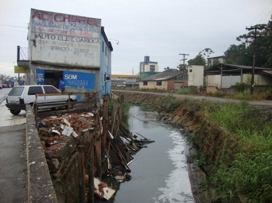 Comerciantes da rua Araranguá ainda estão no prejuízo