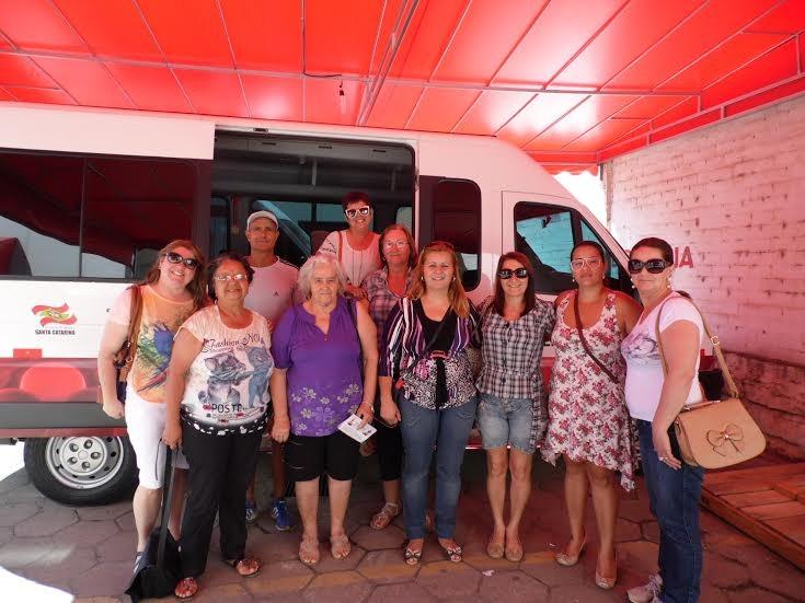 Grupo de Arroio do Silva doa sangue no Hemosc de Criciúma