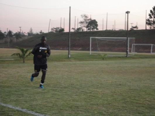 Volante Elias recuperado de lesão