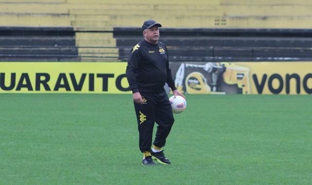 Tigre encaminhado para a estreia de Roberto Cavalo
