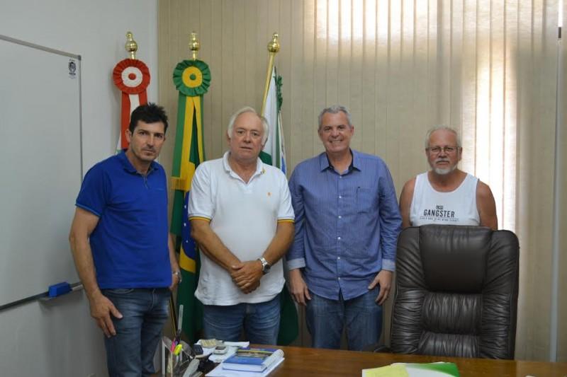 Gustavo Cancellier e Décio Silva apresentam novo diretor de obras 